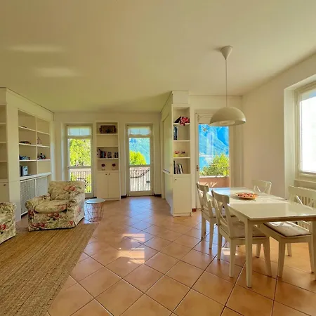 Beautiful On - Private Parking Appartement