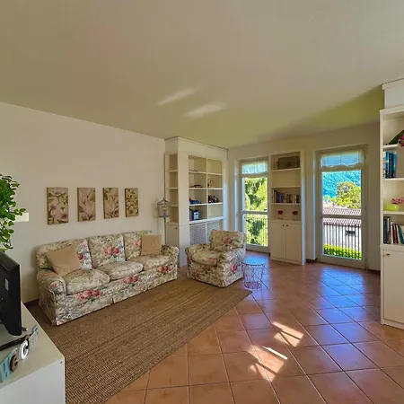 Appartement Beautiful On - Private Parking Mezzegra