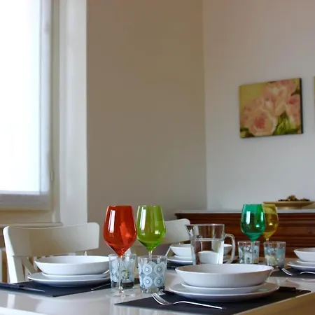 Stunning Renovated Flat On With Parking Апартаменты *